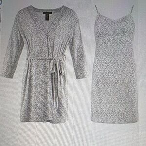 Rene’ Rofe’ 2 Piece Robe and Chemise Set Size Medium
